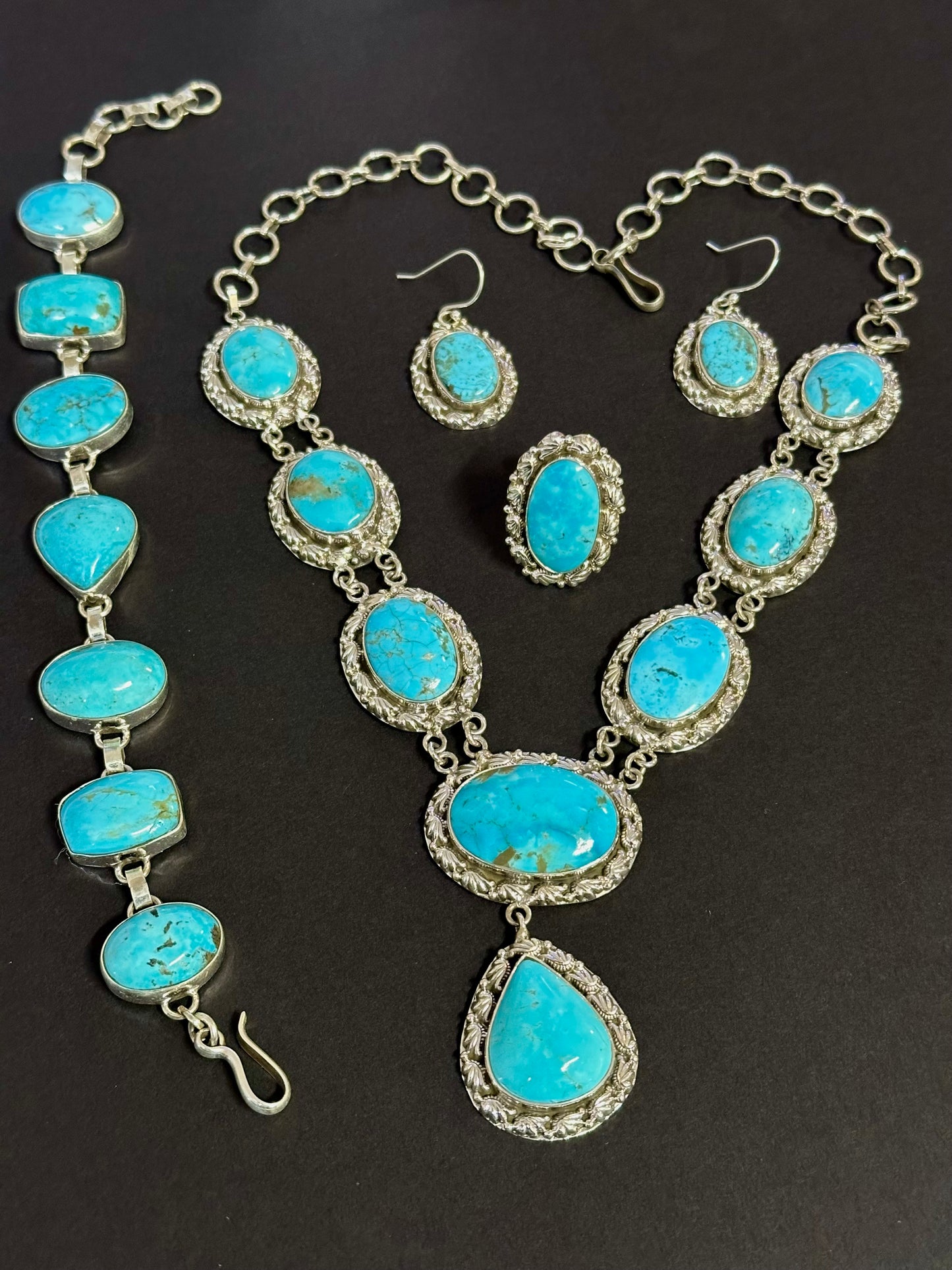 Turqouise set in sterling silver with adjustable ring and bracelet