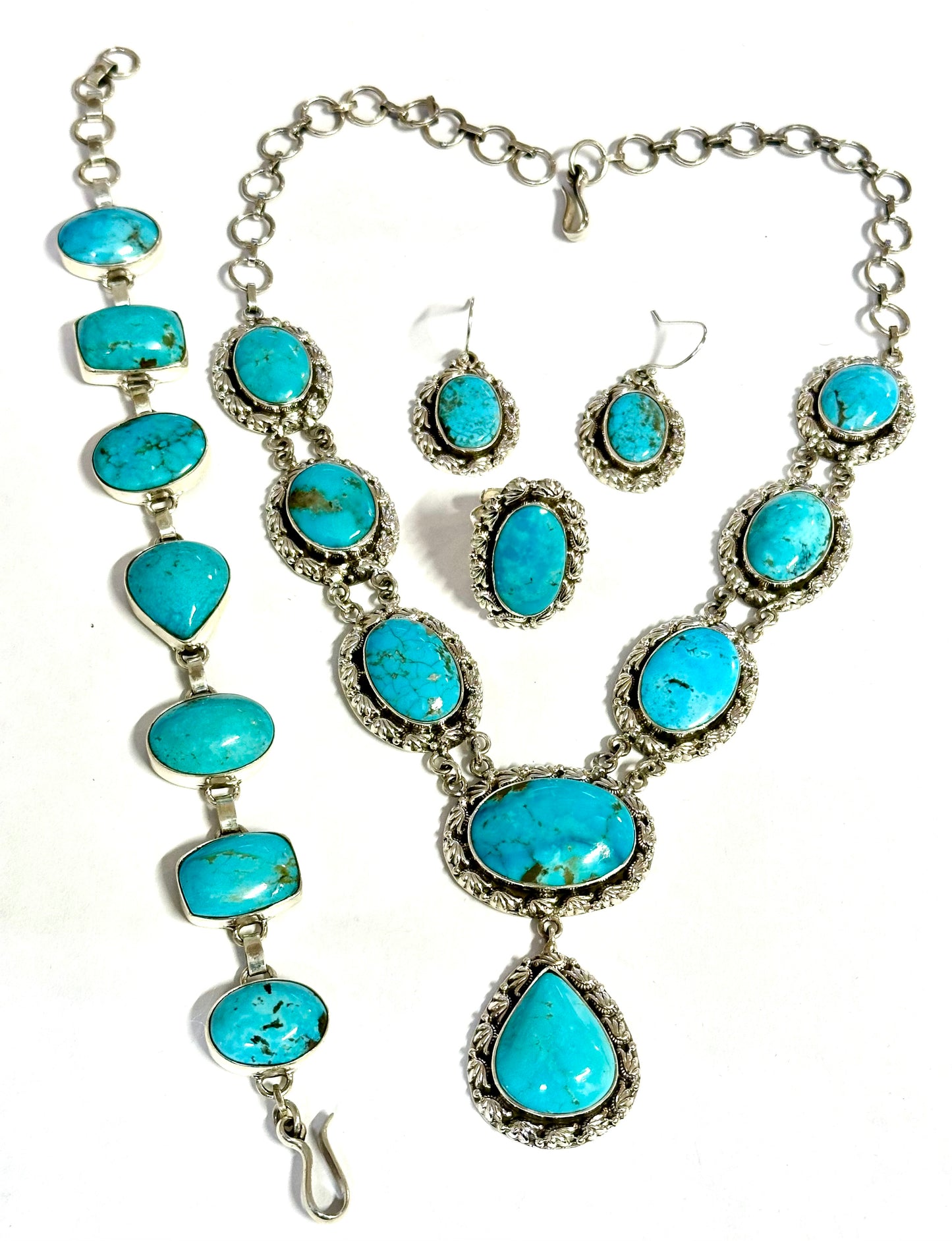 Turqouise set in sterling silver with adjustable ring and bracelet