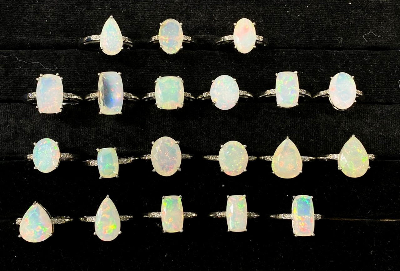 Opal ring with Diamond